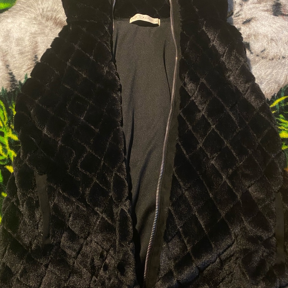 Luxurious Black Quilted Women's Jacket